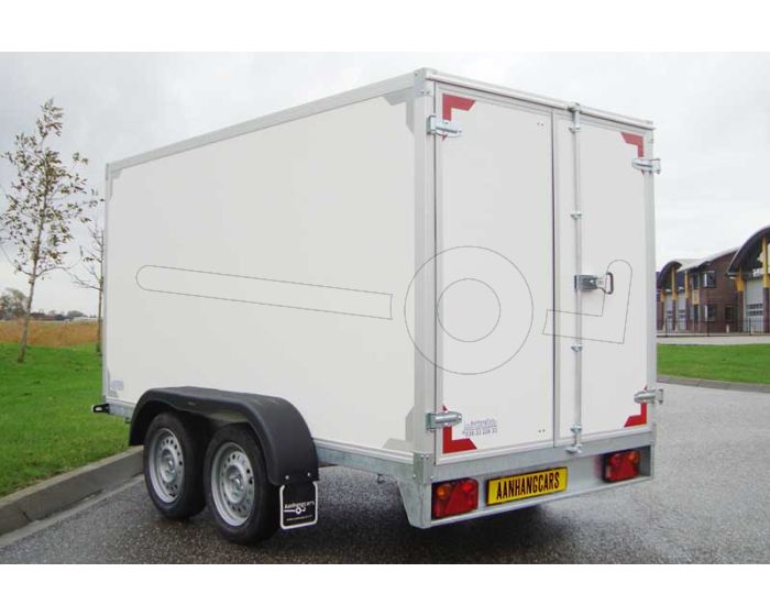 Tandemas gesloten aanhangwagen met twee achterdeuren, merk Twins Trailers, afmeting 307x157x150 cm, bruto laadvermogen 2000kg.