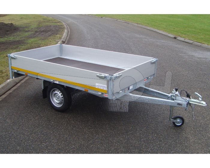Eduard enkelas plateauwagen afmeting 260x150cm met 30cm borden, bruto laadvermogen 750kg ongeremd, laadvloerhoogte 72cm