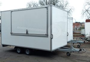 Power Trailer gesloten plateau aanhangwagen (lxbxh) 407x200x200cm, model GEPLA NR.8, Bruto 3500kg, witte glad plywood panelen met polyester coating (ook wit dak), Tandemas geremd.