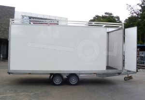 Power Trailer gesloten plateau aanhangwagen (lxbxh) 457x200x200cm, model GEPLA NR.9, Bruto 3500kg, witte glad plywood panelen met polyester coating (ook wit dak), Tandemas geremd.