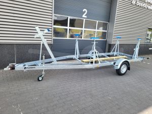 Zeilboottrailer Vlemmix, 630x220cm (lxb), bruto 1800kg (netto 1400kg), enkelas geremd.
