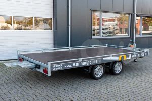 Verhuur autotransporter vloermaat 406x200, (BE rijbewijs) 24 uur