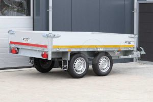 Eduard plateauwagen afmeting 260x150cm met 30cm borden, tandemas ongeremd, bruto laadvermogen 750kg, laadvloerhoogte 63cm