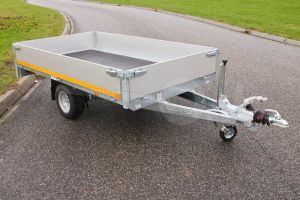 Eduard enkelas plateauwagen met borden, afmeting 310x180cm, laadvloerhoogte 63cm, bruto laadvermogen 1500kg