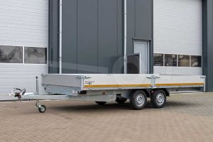 Eduard plateauwagen 4520-4-PB40-270-72, afmeting 456x200cm, bruto 2700kg, laadvloerhoogte 72cm, aluminium borden 40cm, tandemas geremd.
