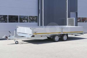 Plateauwagen Eduard Trailers met 40cm aluminium borden, afmeting 506x220cm, laadvloerhoogte 63cm, bruto laadvermogen 3500kg.