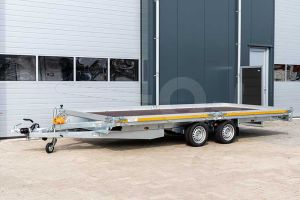 Eduard autotransporter 4520-4-PMB10-350-63, Lxb 456x200cm, Bruto 3500kg (2734kg netto), Lvh 63cm, Oprijhoek circa 15&deg;,  Alu borden 10cm, Dichte vloer, Tandemas geremd, Banden 195/50R13, Met oprijplaten en lier.