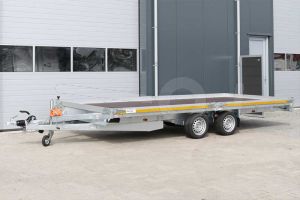 Autoambulance Eduard 506x220 cm met dichte laadvloer, aluminium borden, kabellier en oprijplaten laadvloerhoogte 63cm bruto laadvermogen 3500kg