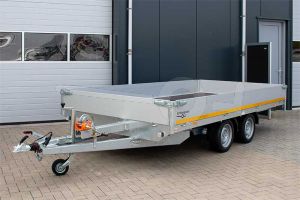Eduard multitransporter 4022-4-PMB30-350-63 406x220cm bruto gewicht 3500kg laadvloerhoogte 63cm met kabellier op liersteun aan de voorzijde