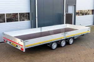 Eduard multitransporter 4520-5-PMB30-350-63, Lxb 456x200cm, Bruto 3500kg (2654kg netto), Lvh 63cm, Alu borden 30cm, Drieasser geremd, Banden 195/50R13, Met oprijplaten en lier.