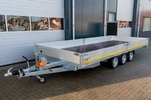 Eduard multitransporter 6022-5-PMB30-350-56, Lxb 606x220cm, Bruto 3500kg (2470kg netto), Lvh 56cm, Alu borden 30cm, Drieasser geremd, Banden 195/55R10, Met oprijplaten en lier.