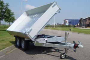 Eduard 3-zijdige elektrische kipper 310x160cm met 30cm borden, bruto laadvermogen 2700kg, laadvloerhoogte 63cm