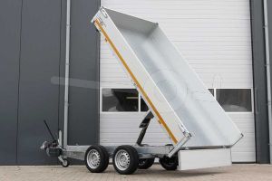 Eduard achterwaartse kipper met oprijplaten 3118-4-1OB30-200-J-63, Lxb 310x180cm, Bruto 2000kg (1436kg netto), Handmatige bediening, Lvh 63cm, Borden 30cm, Tandemas geremd, Banden 195/50R13