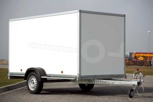 Power Trailer enkelas gesloten aanhangwagen, afmeting 307x150x188cm, bruto laadvermogen 750kg ongeremd
