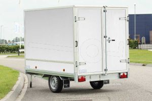 Powertrailer gesloten plateau aanhangwagen 307x160x150cm enkelasser 750kg geremd