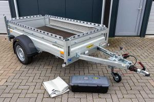 Vooraanzicht Humbaur HA 132513 Allrounder RSD aluminium open aanhangwagen met oprijplaten