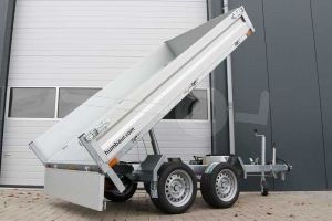 Humbaur kipper HUK 272715, 268x150cm (lxb), bruto 2700kg (2160 netto), achterwaarts kippend, handmatig, laadvloerhoogte 65cm, 30cm aluminium borden, banden 13", tandemas