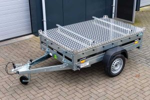 Bovenaanzicht Martz bagagewagen met aluminium deksel 205x125cm ongeremde enkelasser