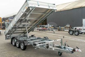 Martz 3-zijdige kipper 400/3C 3.5T, met oprijplaten (lxb) 405x199cm, bruto 3500kg (2538kg netto), elektrisch en handmatige bediening, 30cm aluminium borden, geremde drieasser, banden 195/50R13