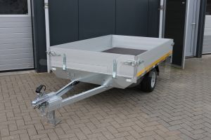 Eduard plateauwagen 2014-1-PB30-075-56, afmeting laadbak 200x145cm met 30cm borden, bruto laadvermogen 750kg, laadvloerhoogte 56cm, ongeremde enkelasser met 195/55R10 banden.