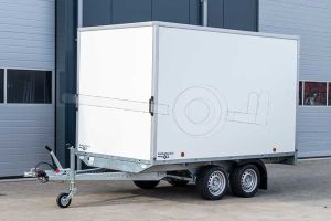 Power Trailer gesloten plateau aanhangwagen (lxbxh) 307x160x188cm, model GEPLA NR.4, Bruto 3500kg, witte glad plywood panelen met polyester coating (ook wit dak), Tandemas geremd.
