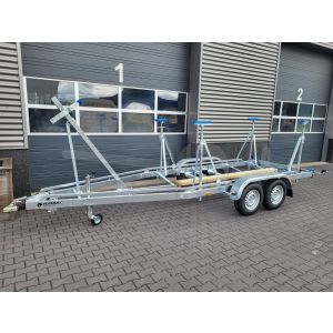 Zeilboottrailer Vlemmix, 700x220cm (lxb), bruto 2700kg (netto 2190kg), tandemas geremd.