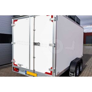 Twins Trailers gesloten aanhangwagen tandemas met twee achterdeuren, afmeting 407x187x210cm, bruto laadvermogen 2700kg.