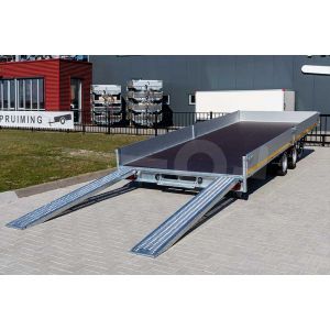 Achteraanzicht Eduard kantelbare multitransporter met oprijplaten 606x200cm bruto totaalgewicht 3500kg laadvloerhoogte 63cm type 6020-4-AOB30-350-J-63