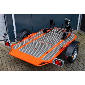 Cochet Duo verlaagbare motortrailer opvouwbaar, 235x137cm, bruto 750kg 506kg netto), laadvloerhoogte ca 45cm, kleur oranje, enkelas ongeremd, banden 165R14