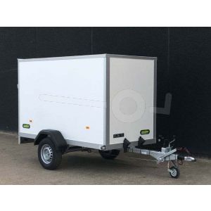 Unsinn gesloten aanhangwagen 255x128x153cm (lxbxh), WEB K 251215-13-13, Bruto 1300kg (935kg netto), Witte Plywood-panelen met PP toplaag, Eén achterdeur, Vloerhoogte 55cm, Banden 165 R13, Enkelas geremd.