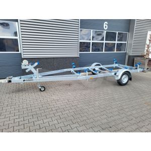 Vlemmix boottrailer, 630x220cm (lxb), bruto 1350kg (netto 1020kg), enkelas geremd.