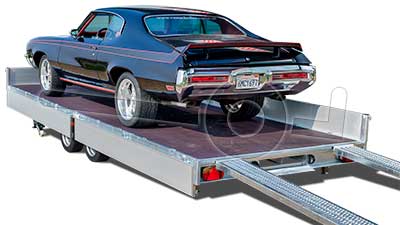 Eduard kantelbare multitransporter met Buick Skylark op de laadvloer