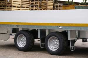 Wielen van een Eduard aanhangwagen met 56 cm laadvloerhoogte