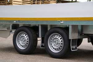 Wielen van een Eduard aanhangwagen met 72 cm laadvloerhoogte